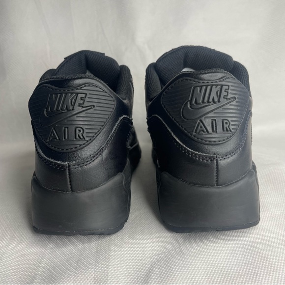 Nike Air Max 90 LTR Kids Sneakers Size 5Y Triple Black 833412-001 - Picture 4 of 15
